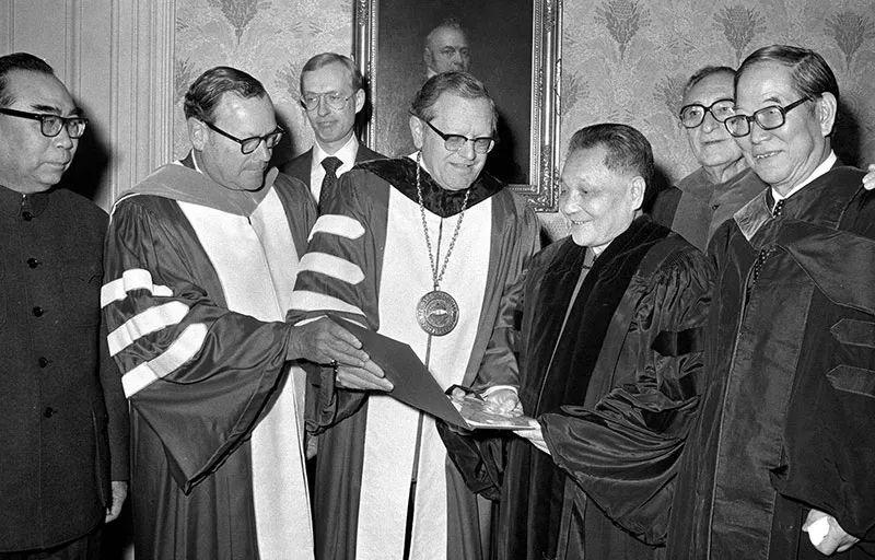 *小平邓**如何赢得美国：值得回味的历史细节