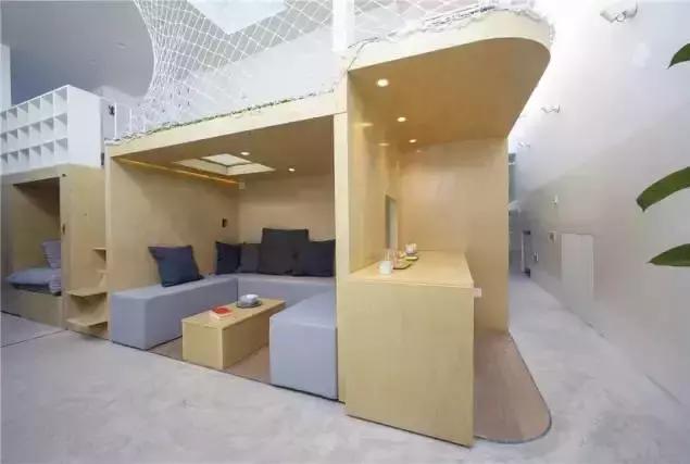 北京一家5口19平米老房子,北京人一家三口12.8平方蜗居