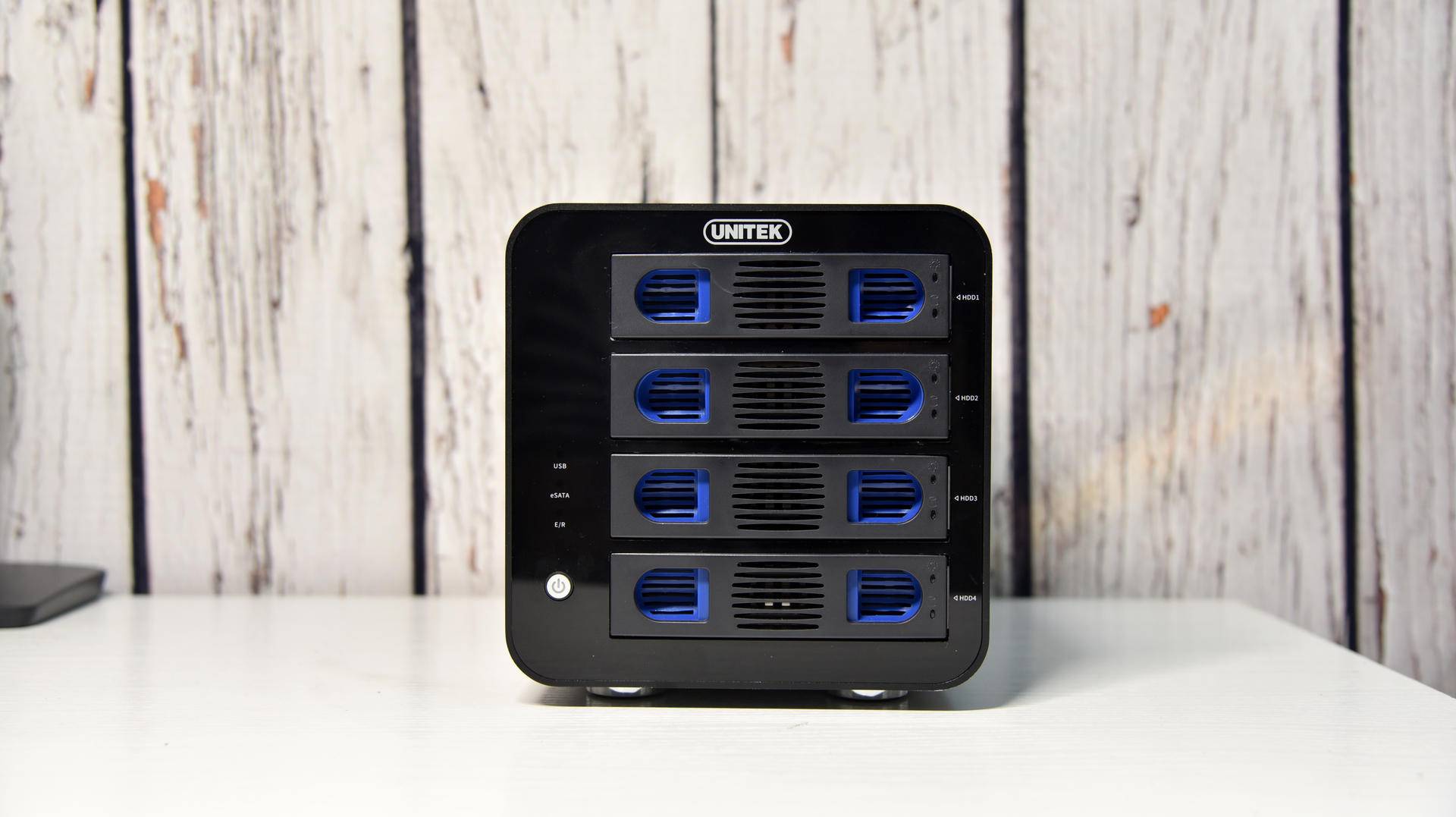 机箱硬盘位不够用,机箱硬盘位不够