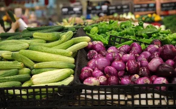 小伙用50元开超市,小伙开超市