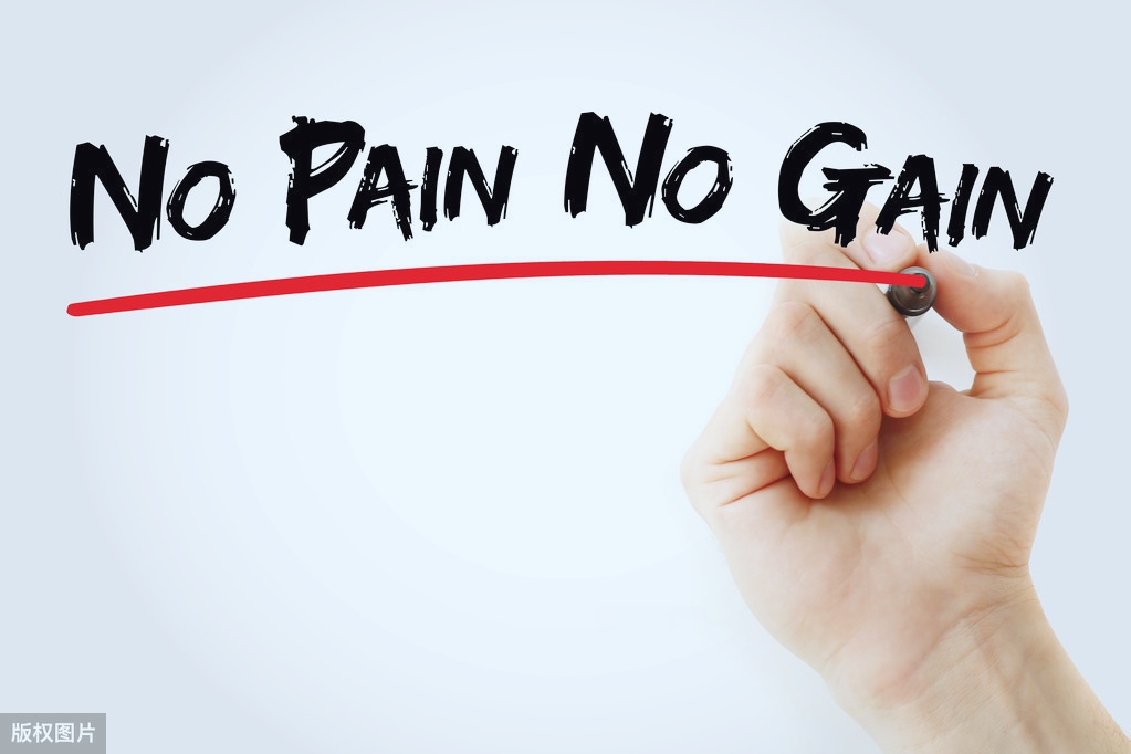 站姿哑铃练背肌最好的8个动作,练习哑铃的正确姿势家常做法