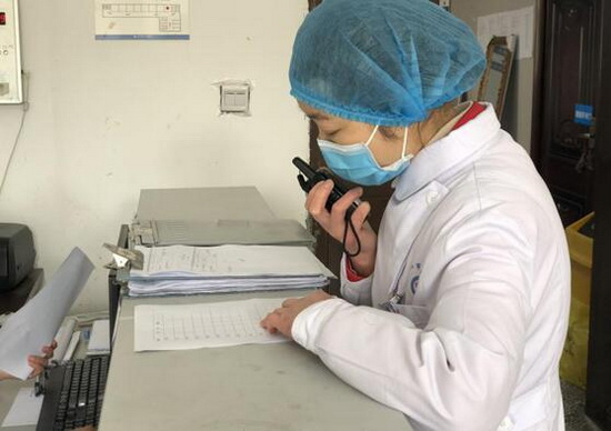 白衣战士守护万家灯火,白衣战士奔赴一线