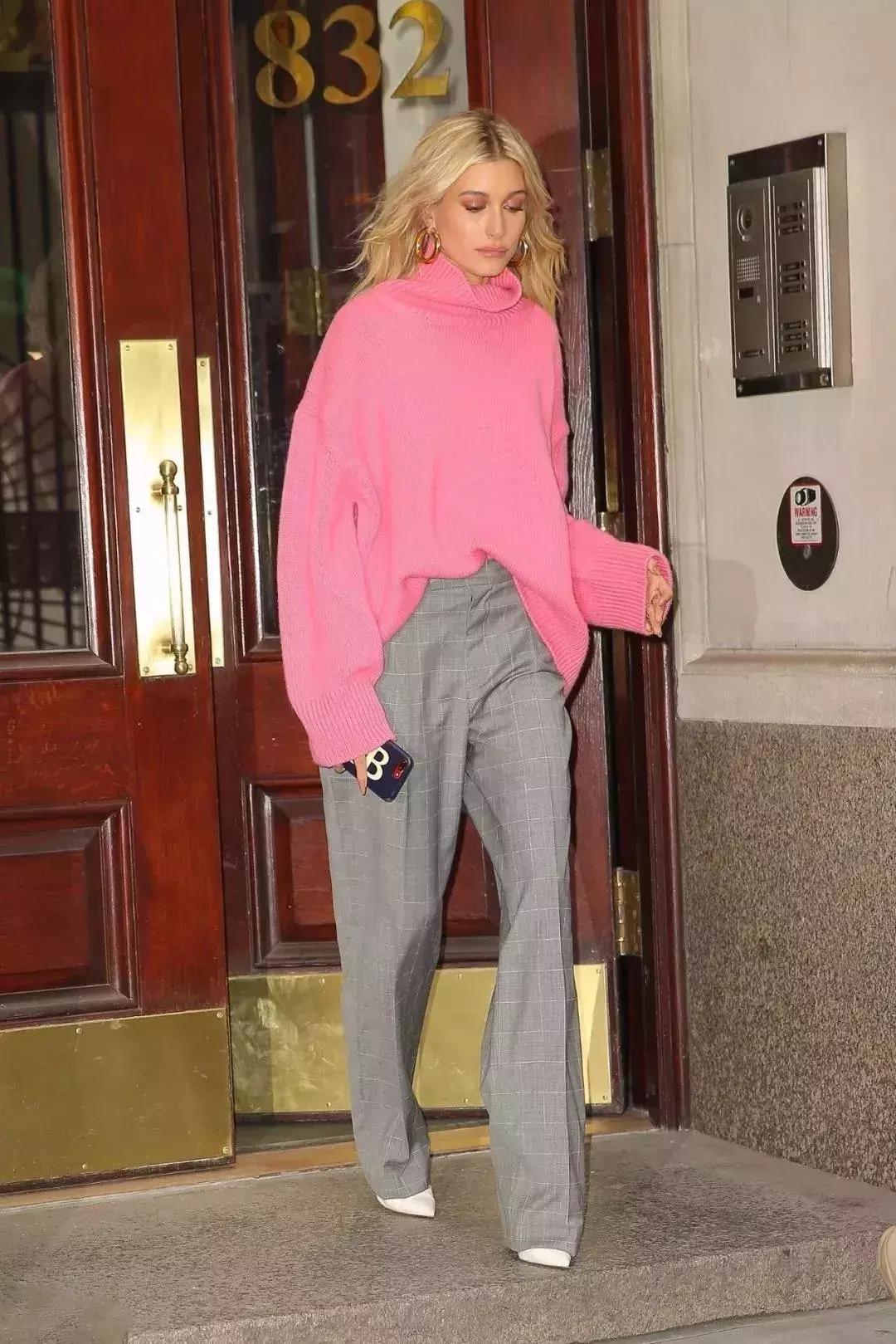 高级灰轻奢风格穿搭必备,轻奢粉色和灰色的搭配