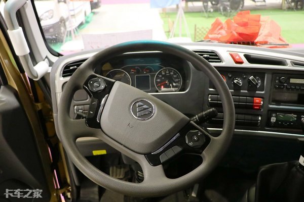 福田奥铃大黄蜂6米8可以拉多少吨,4.5吨货车自重多少