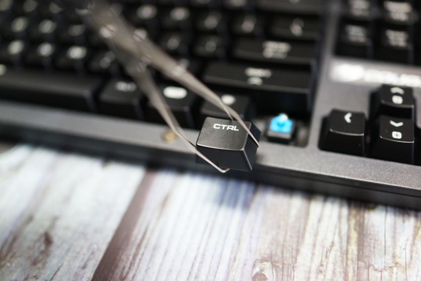 樱桃键盘87键推荐,磁轴键盘手感和机械键盘手感一样