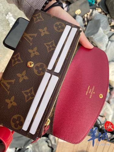 还在闲鱼微信买“超A”包？广州白云区刚销毁了过亿元“流嘢”