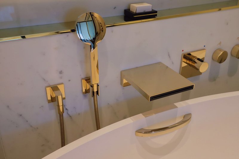 住进这座香港潮牌酒店，像是完成了一趟艺术旅行