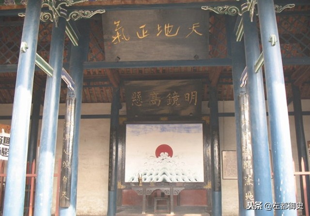 两家为争小牛告到县衙，结果双方都被处罚，此案虽小却有醒世效用