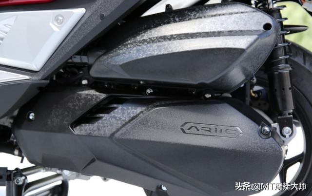 318摩旅推荐车型舒适性高,318川藏线摩旅踏板