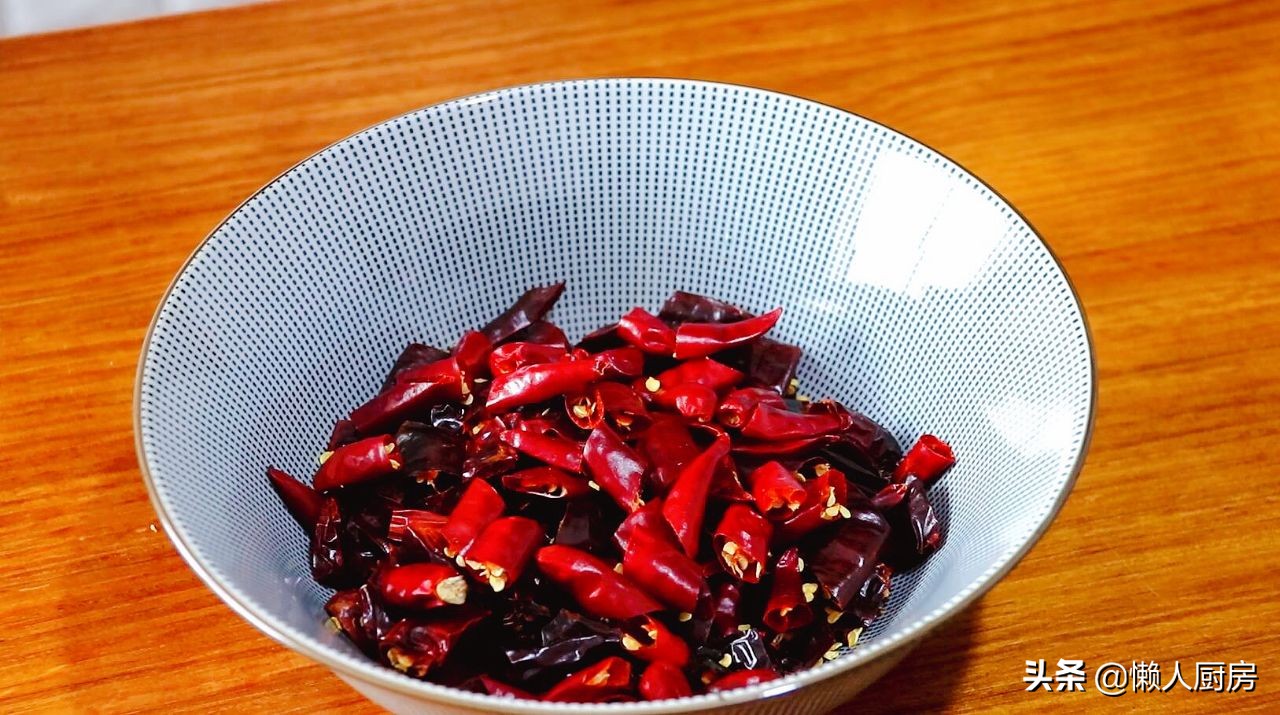 辣椒酱做法小红辣椒,红辣椒酱做法不用油