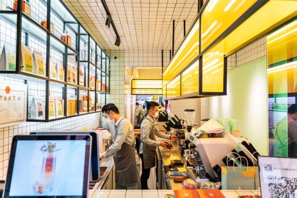 体育西「咖啡研究所」，竟对老广的菠萝啤下手了