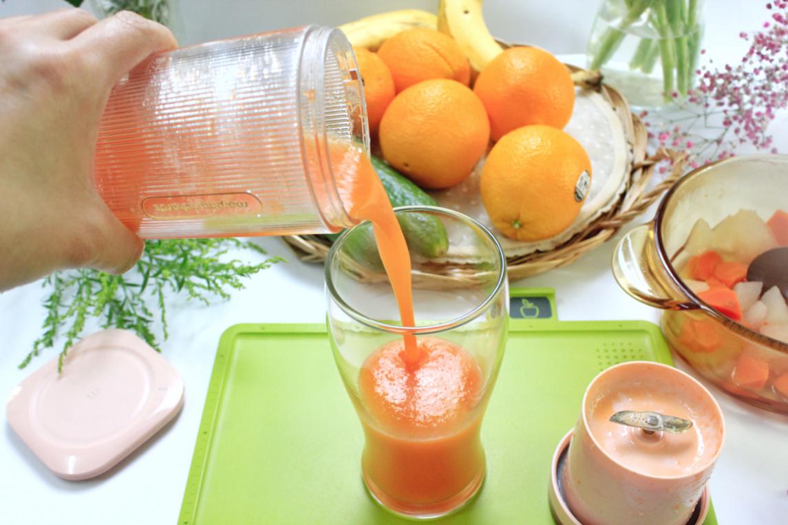 摩飞便携榨汁杯使用视频,摩飞便携榨汁杯做热饮