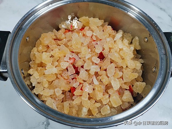 自制草莓酱出锅了,自制草莓酱的小技巧学会了吗