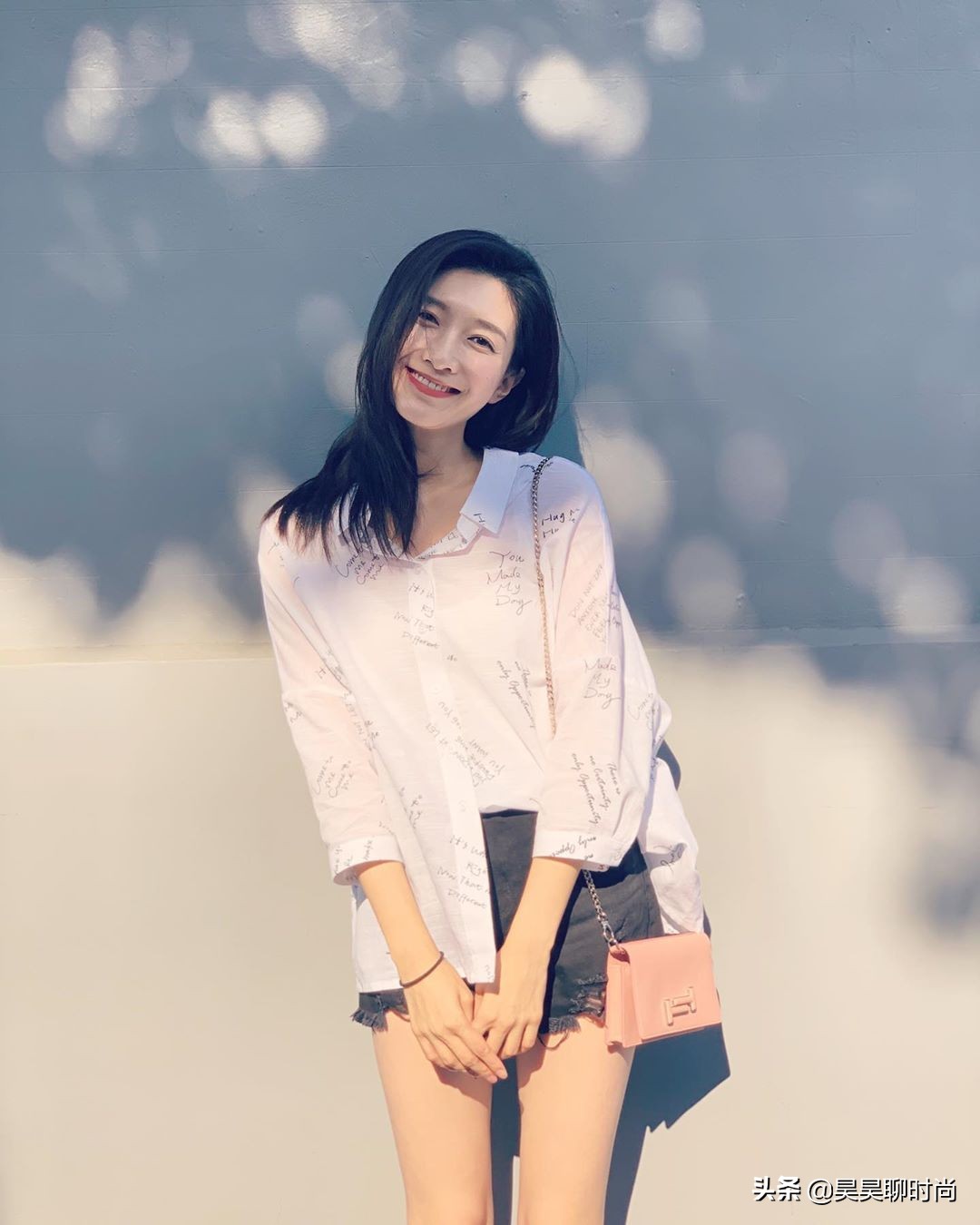 江疏影穿搭同款裙子 (江疏影吊带裙穿搭)