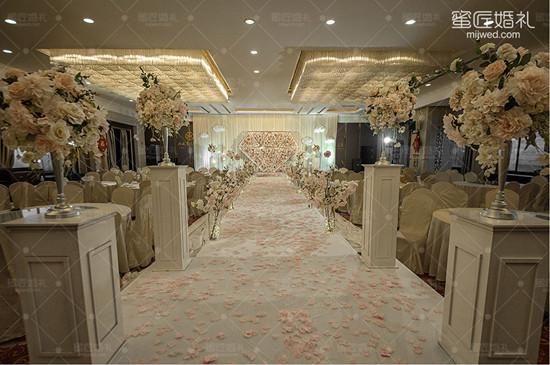 婚庆公司办一场婚礼要花费多少钱,婚礼婚庆一般多少钱