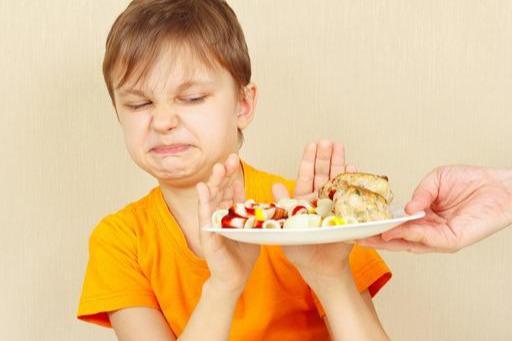 过度挑食是心理问题吗,孩子不爱吃饭挑食偏瘦缺什么