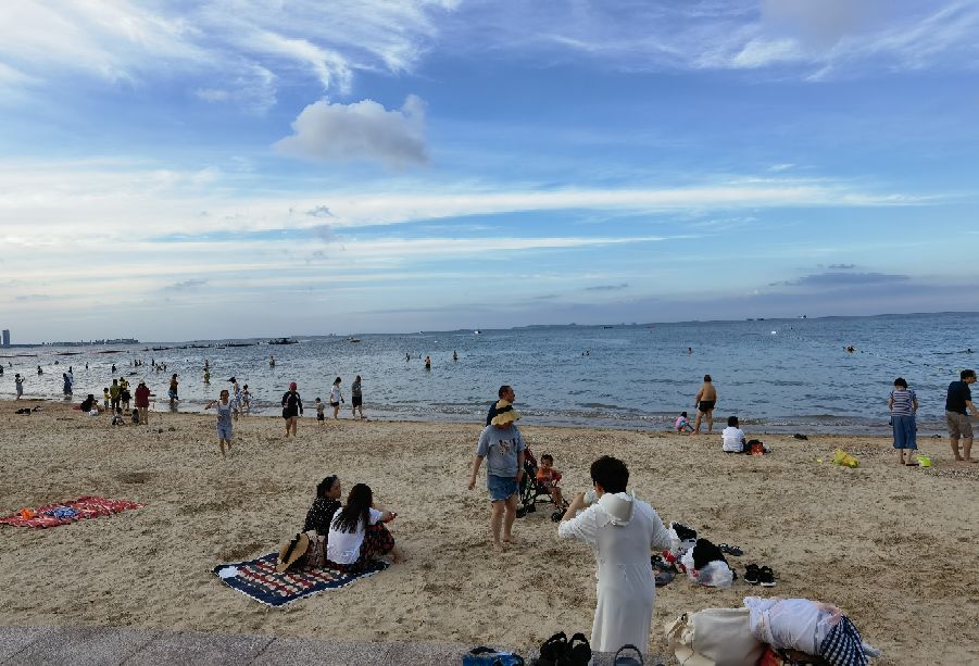 威海和厦门哪个海干净,威海的海干净美丽