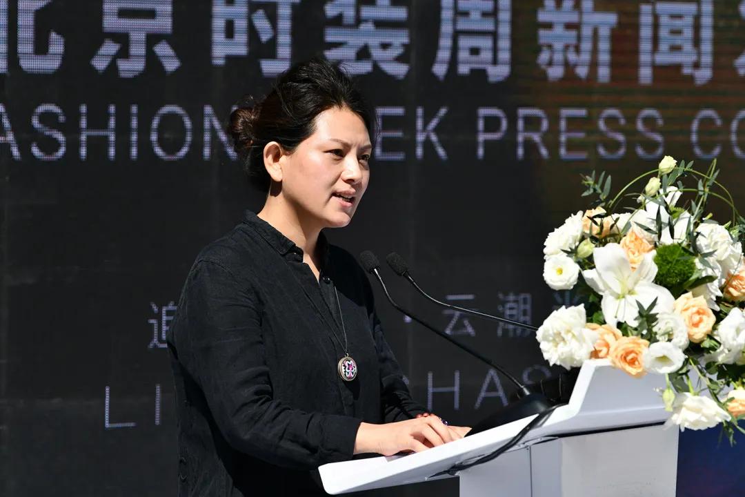 2018北京时装周传承京剧之美,2020北京故宫时装周乘风破浪