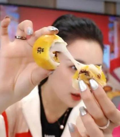 吴昕直播间卖衣服,吴昕直播卖货杜海涛