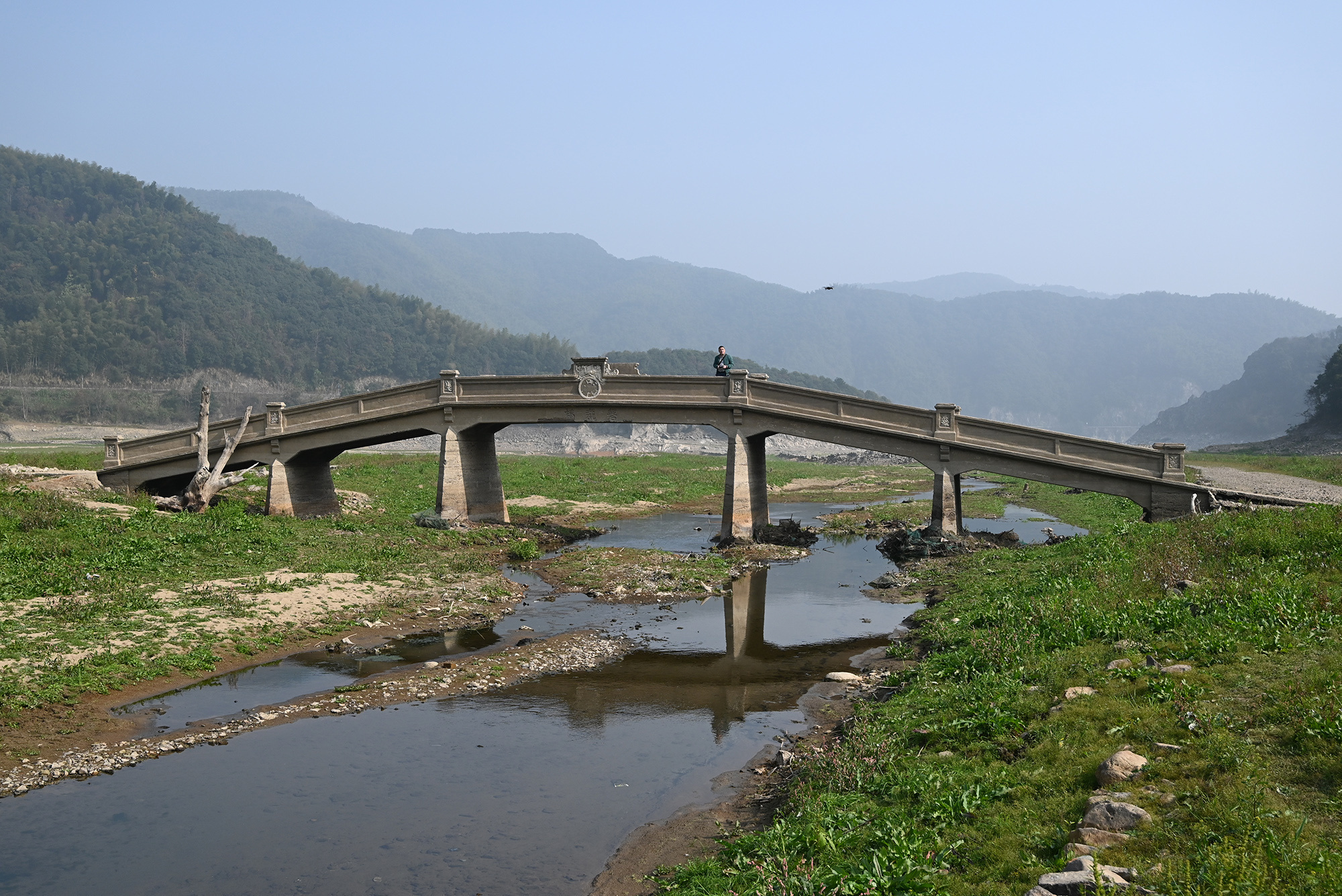 冬旱致宁波多座“水下桥”露真容！节约用水迫在眉睫