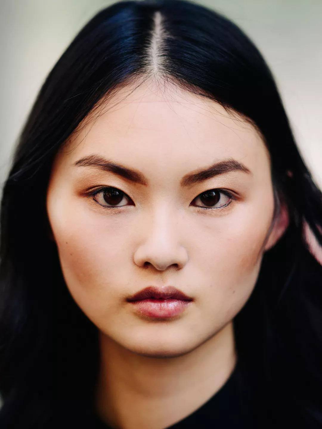 大脸女孩如何显脸小,大脸妹子必学的瘦脸诀窍