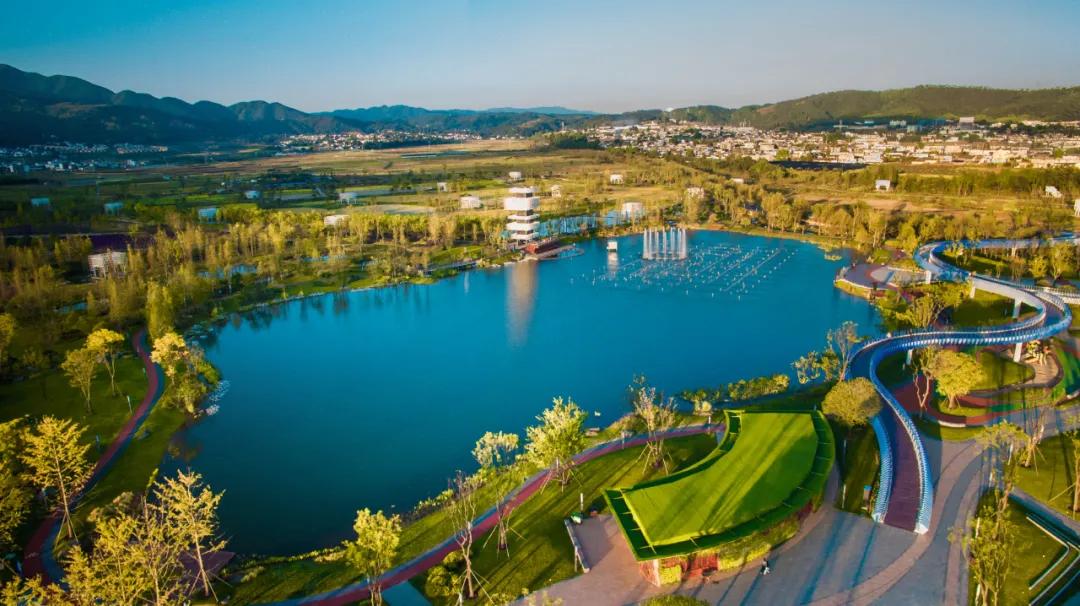 这是一个充满生机的公园怎么说,这是一个充满生机的国度朗诵