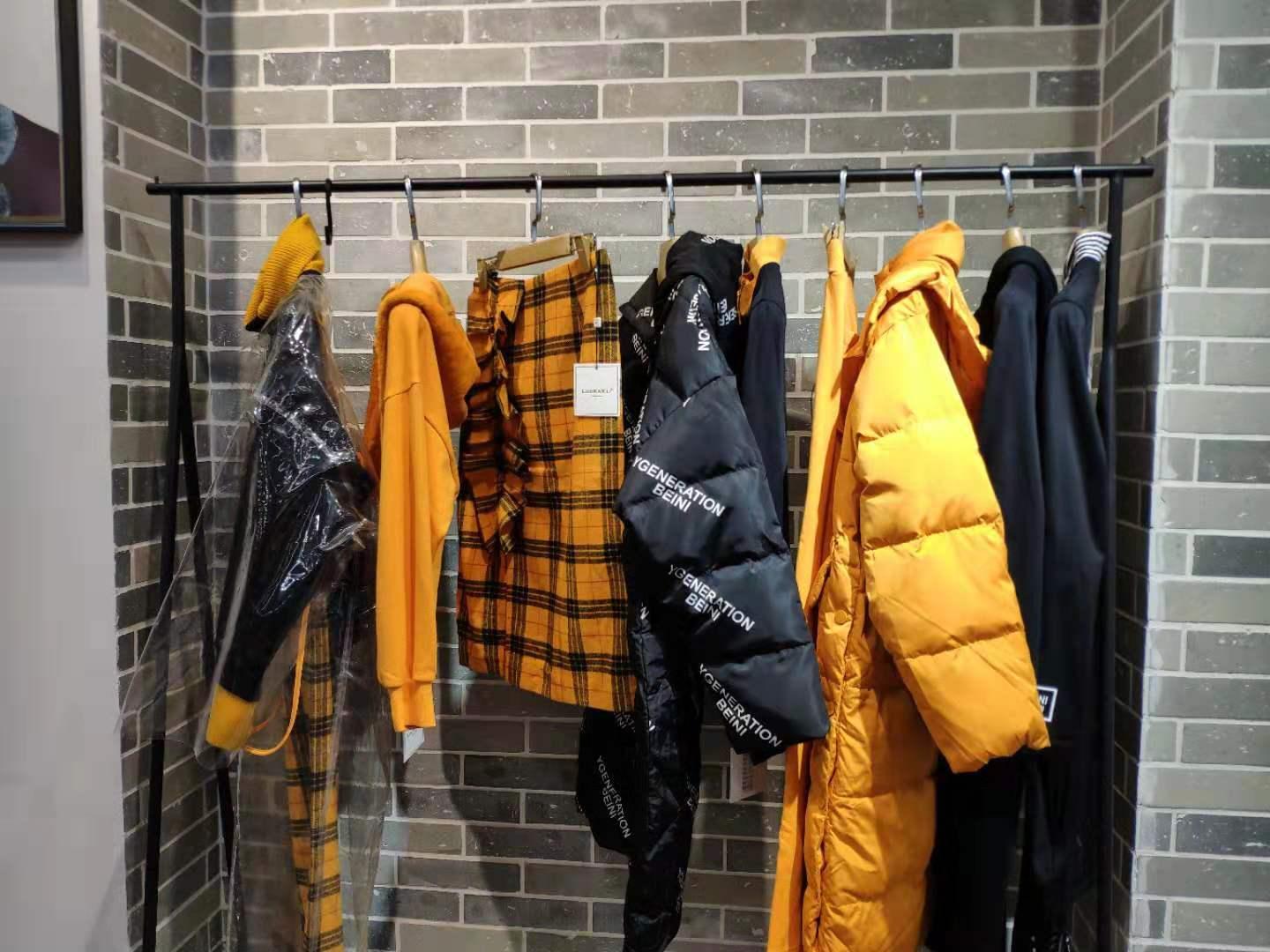 服装尾货品牌女装,尾货服装批发利润大吗