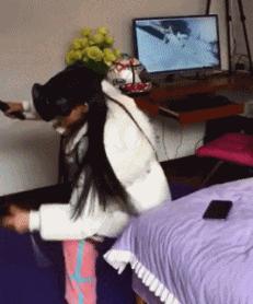 “如果这群女混混*攻围**我,我会舌战群儒!”你会怎样脱困?