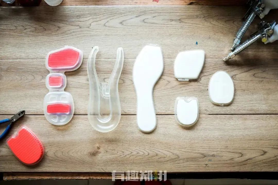 90后男孩子创业做什么工作,郑州27岁小伙修鞋创业