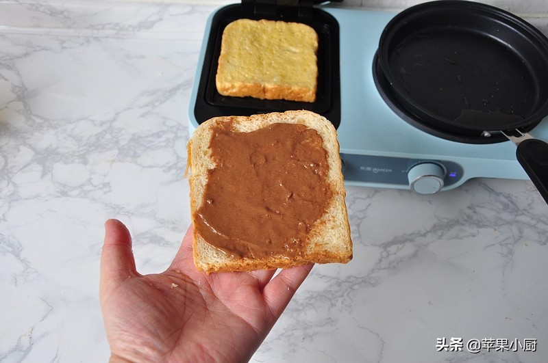 早餐不加鸡蛋怎么做好吃又简单,做煎鸡蛋吐司的三种方法