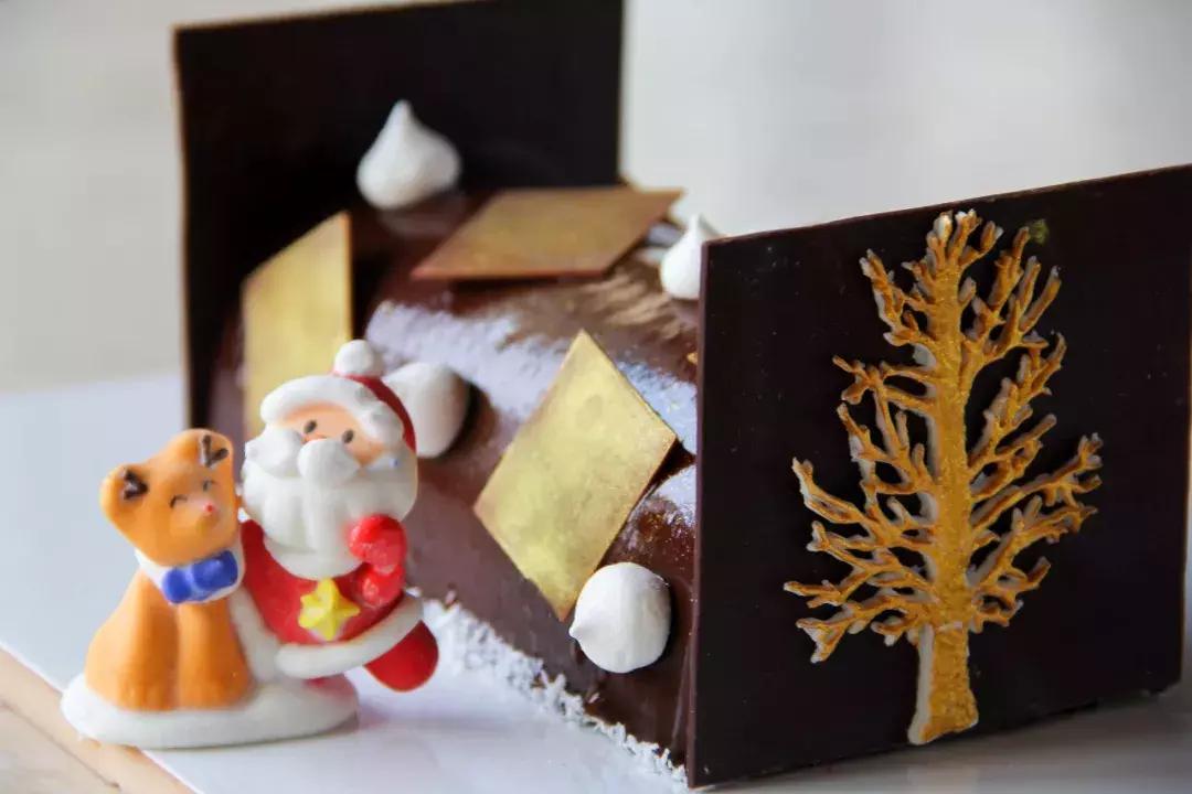 偷吃了一口圣诞老人的点心，找回少女心｜涵碧楼·LBar