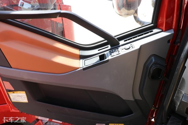 560马力国六车型,560马力国六自动挡牵引车