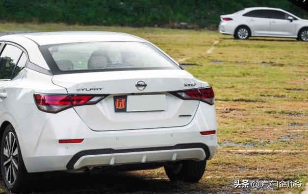 日产轩逸和卡罗拉哪个更值得购买,卡罗拉1.2t精英版比轩逸经典豪华