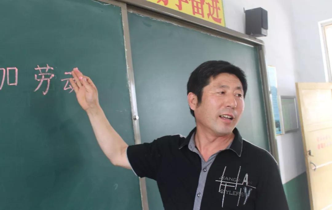 一些乡村教师的事例,乡村教师的故事