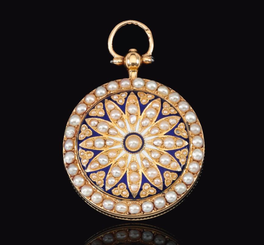 价值200000000人民币的珠宝长啥样？看到的时候人们都惊呆了