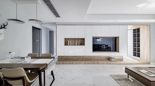 电视墙加长悬空一半,背景墙延长到阳台效果图