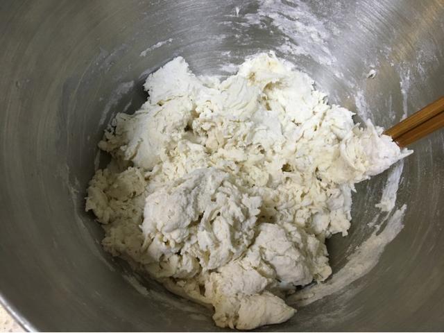 自己蒸的馒头有嚼劲不蓬松,自己蒸的馒头有点粘是怎么回事