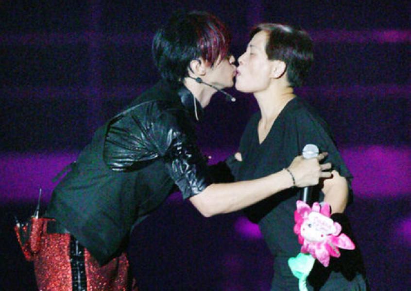 罗志祥屈楚萧事件对比,屈楚萧是派来拯救罗志祥的吗