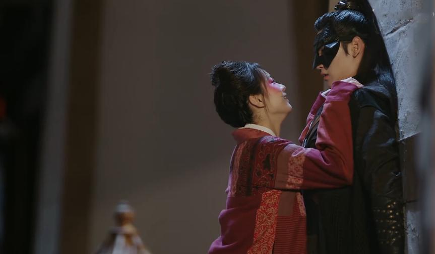 又亲又咬还“壁咚”!《花好月又圆》路子野,“先婚后爱”太上头