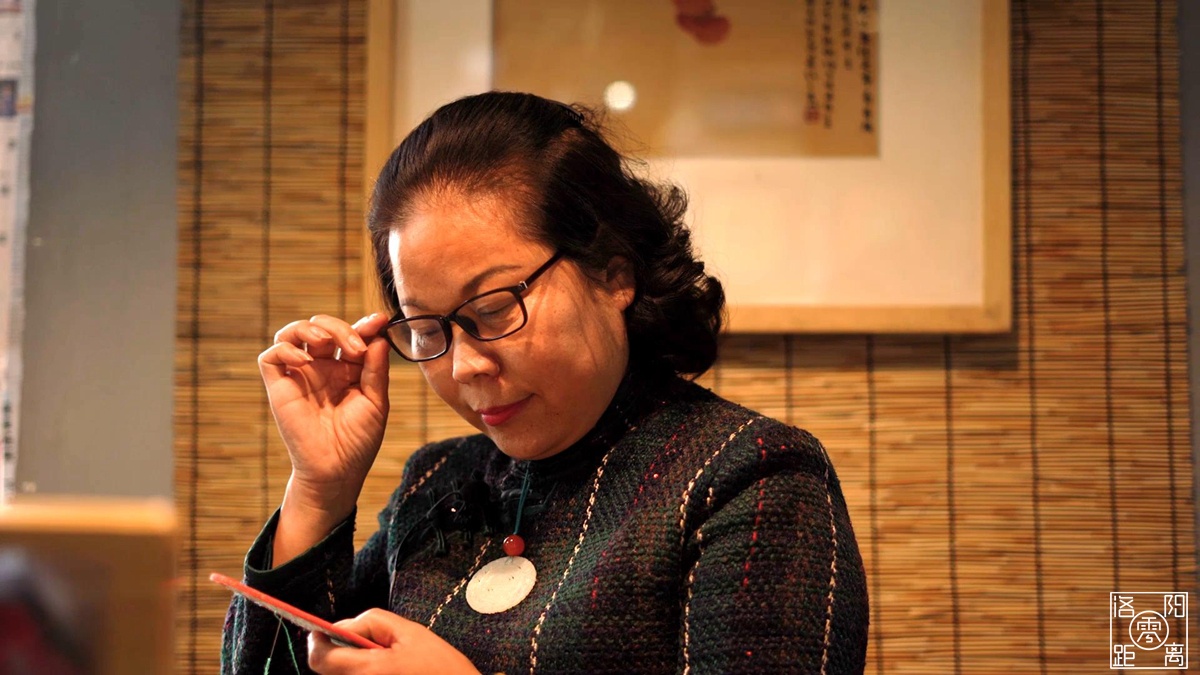 从学徒到非遗技艺传承人,刺绣传承人的刺绣过程