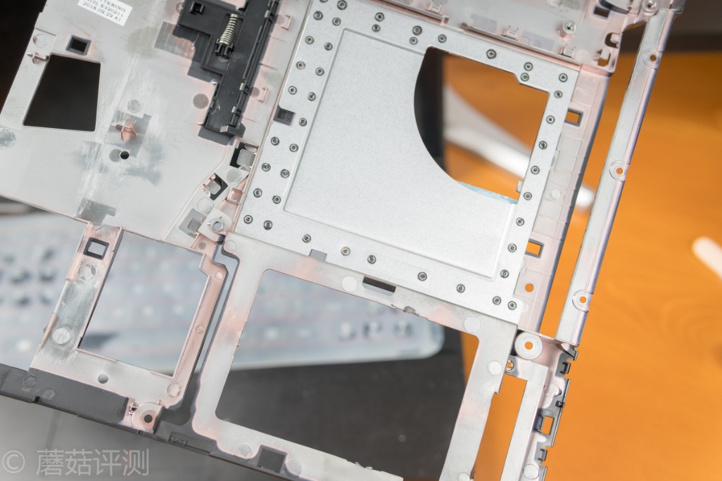 转轴断了维修多少钱,联想y400拆散热铜导管