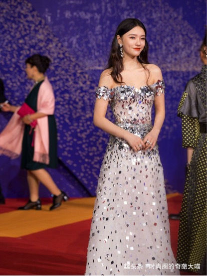 瘦了后的林允颜值酷到飞起,林允暴瘦怎么胖回去