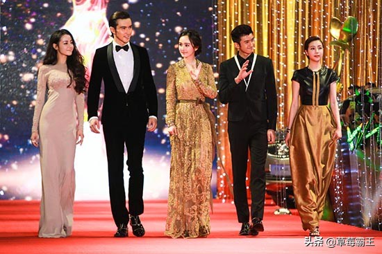 8位标准的都市美女，古装扮相略显违和，一换上现代装就艳丽逼人