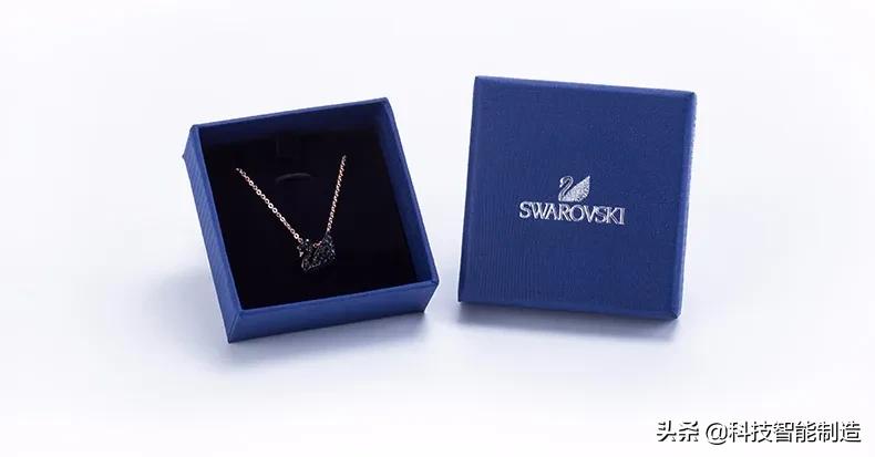 施华洛世奇到底是水晶还是玻璃,施华洛世奇价格高吗