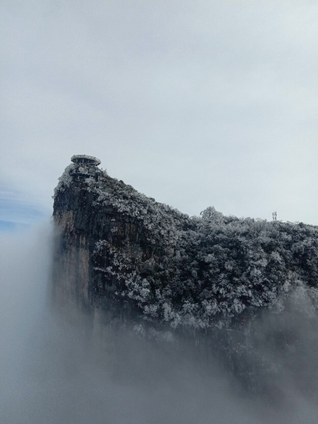 张家界天门山雪景,张家界天门山国家森林公园