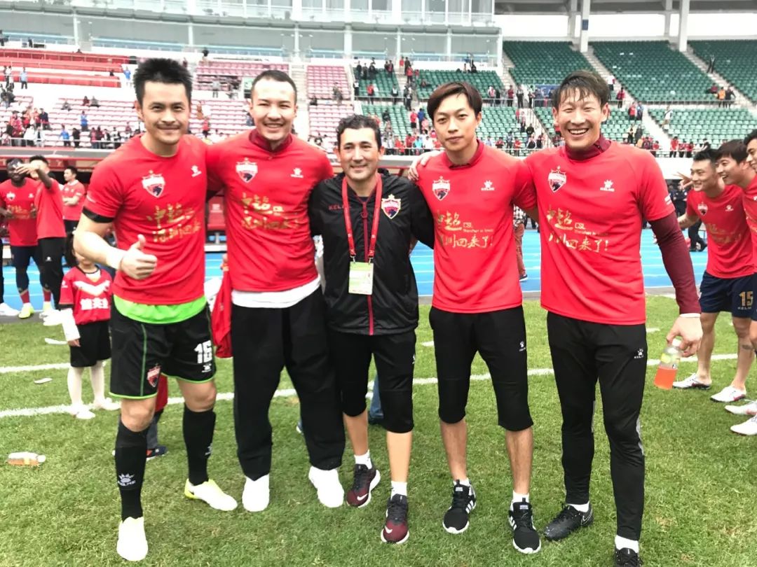 上海申花留洋巴西的球员名单,曾经在上海申花踢球的巴西球员