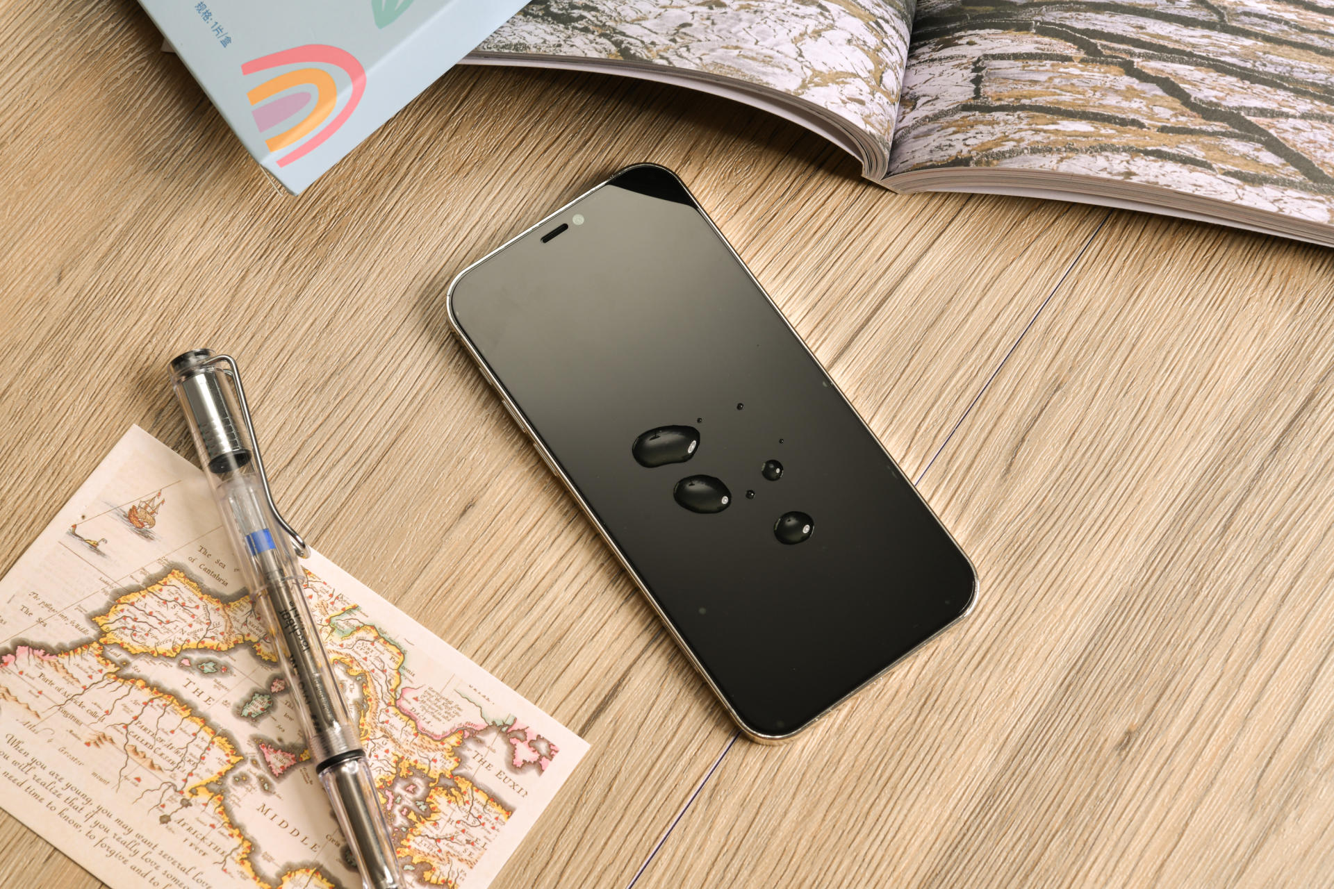 手机绿膜和蓝光膜哪个好,平板绿膜和防蓝光哪个好