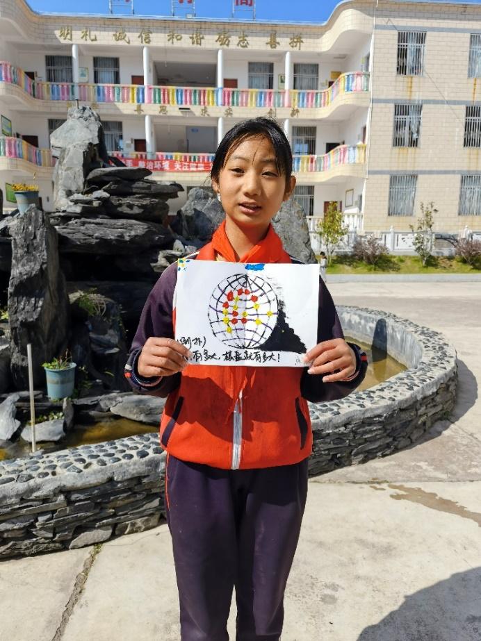 通宵为云南孩童手绘贺卡唐可云老师让黑白围棋炫彩起来