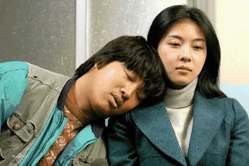 妻子癌症晚期，丈夫却不让治疗，怕人财两空：这样做对吗？