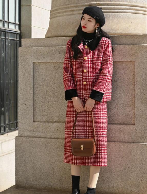 没想到穿上服装也可以这么美,白色套装这样穿美爆了